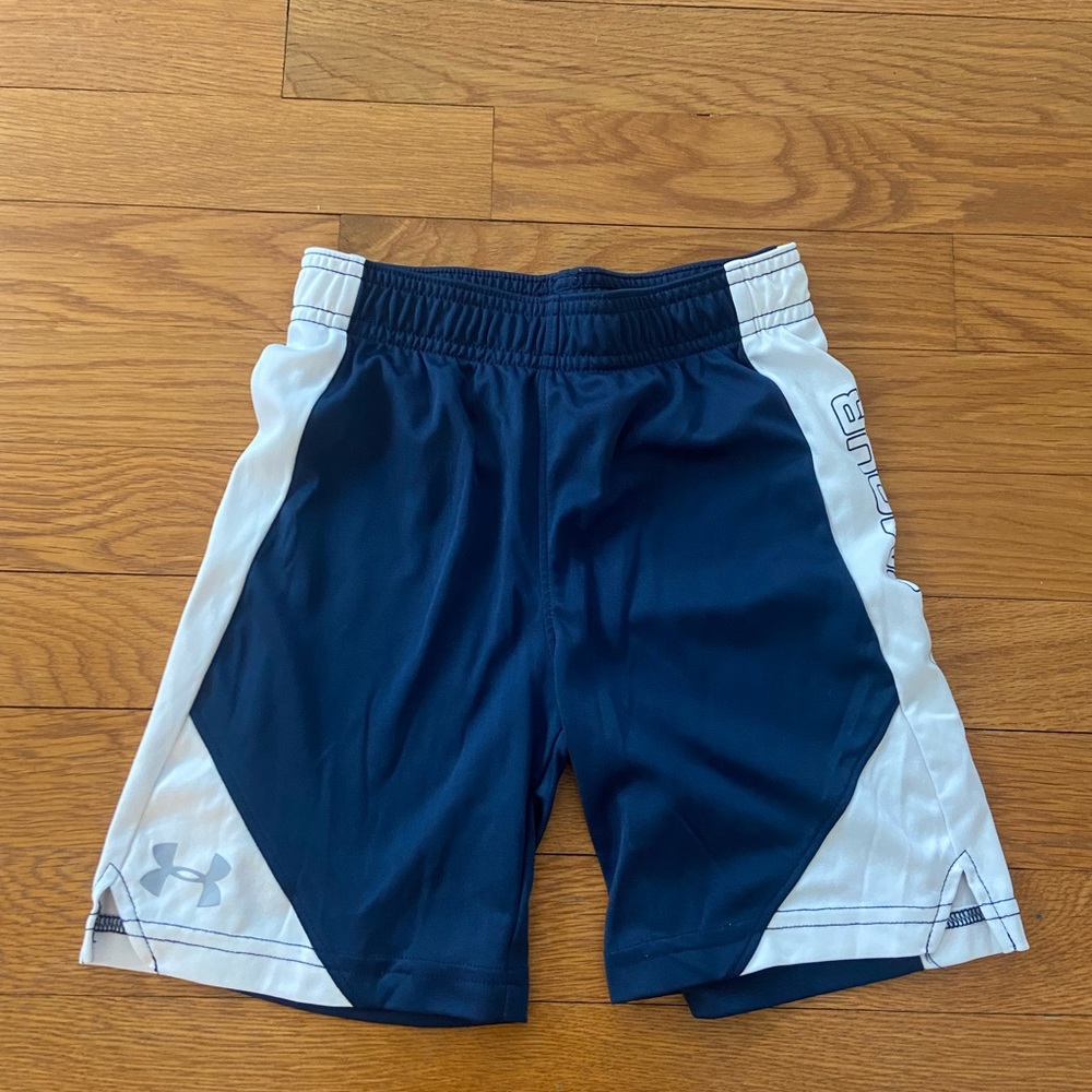 Boys Size 5 Under Armour Shorts, EUC!